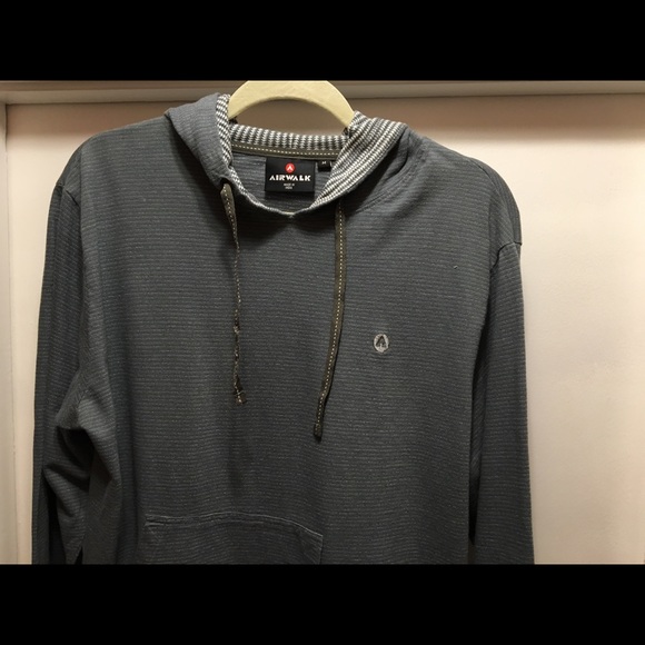 Airwalk.  Hooded shirt.  Size Medium - Picture 6 of 12